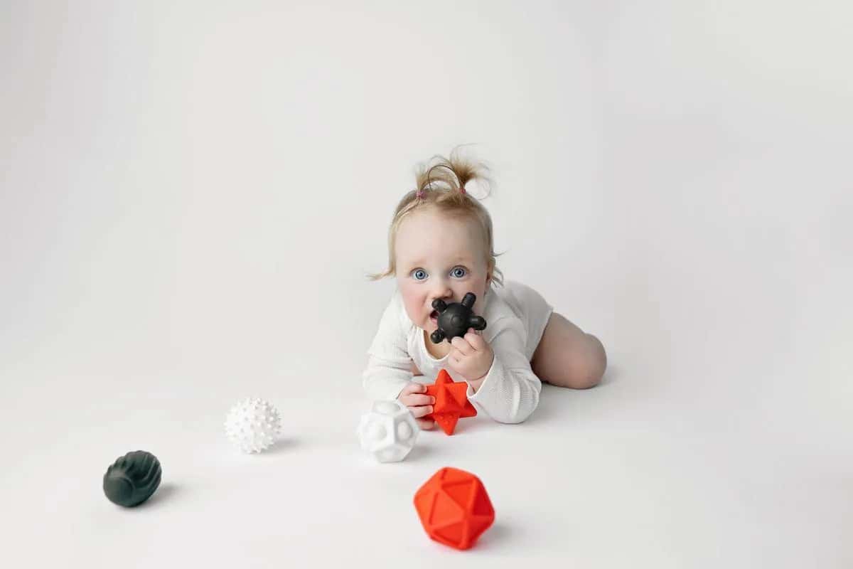 Piłeczki sensoryczne akuku: Czy to najlepsza zabawka dla niemowlaka?