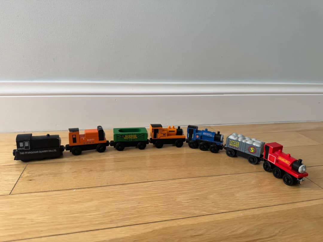 Tomek i Przyjaciele: Plastik, metal, drewno? Wybierz mądrze!